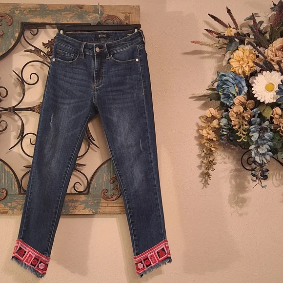 Buffalo David Bitton Blue Jeans with Red Accents. Excellent Condition Size 26 - Picture 6 of 13